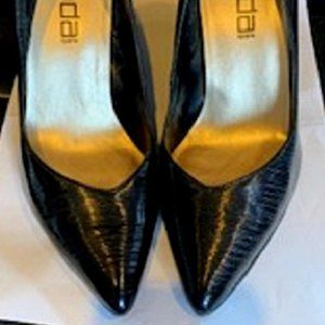 Moda Spana Women's Smooth Shiny Leather Grand Slip On Black Pump Shoes 7 1/2M